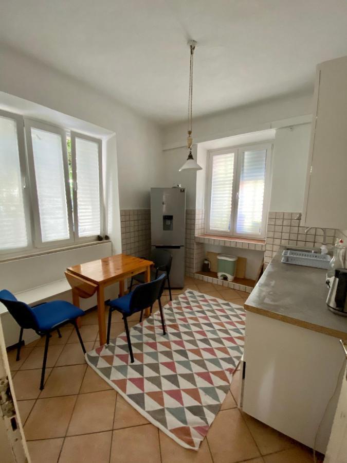 Just A Step To The Old Gates Apartment *